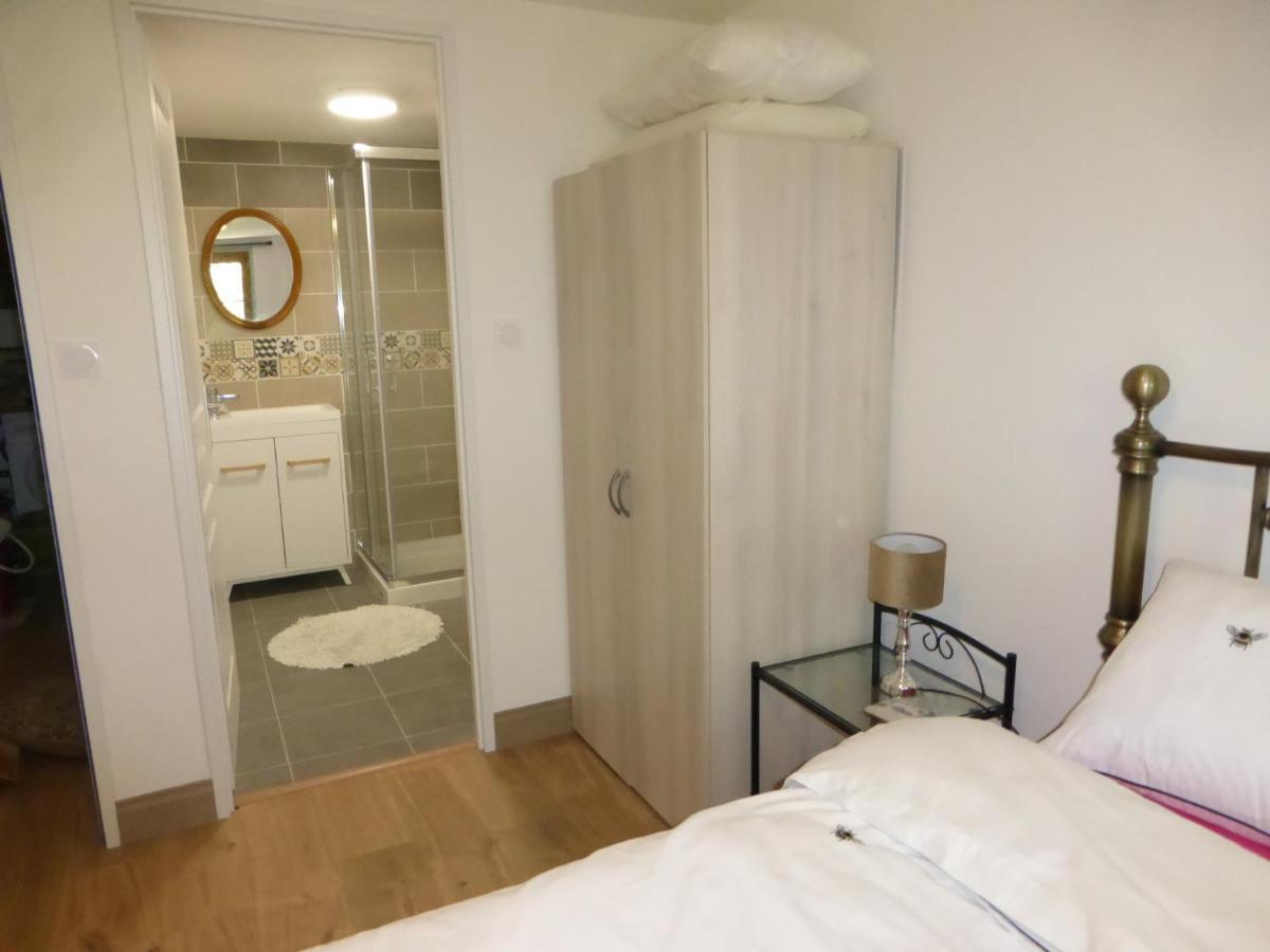 Chez Kate Bed & Breakfast Charroux  ภายนอก รูปภาพ