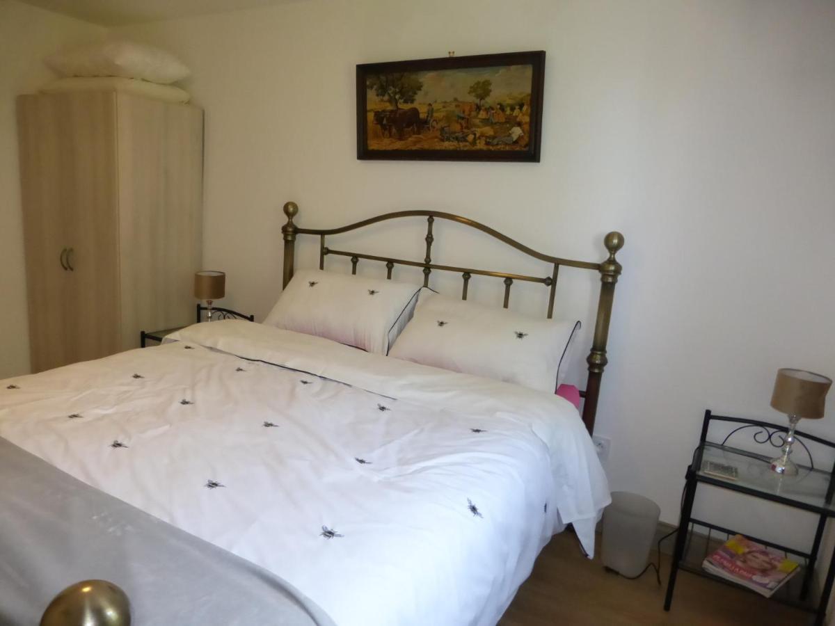 Chez Kate Bed & Breakfast Charroux  ภายนอก รูปภาพ